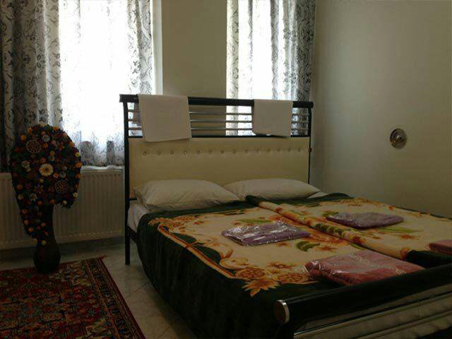 زیبا