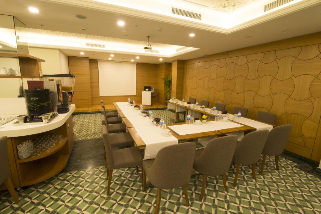 جومبالی پلازا