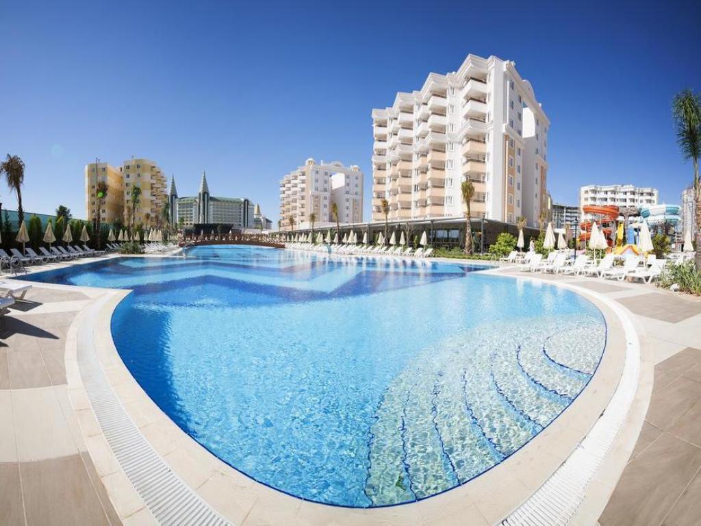 ویندهام گاردن لارا