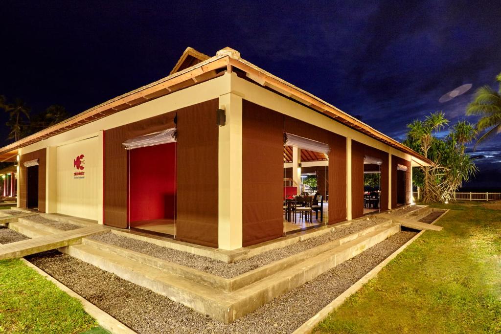 توریا کالوتارا یا جی جی بیچ بای جت وینگ بنتوتا